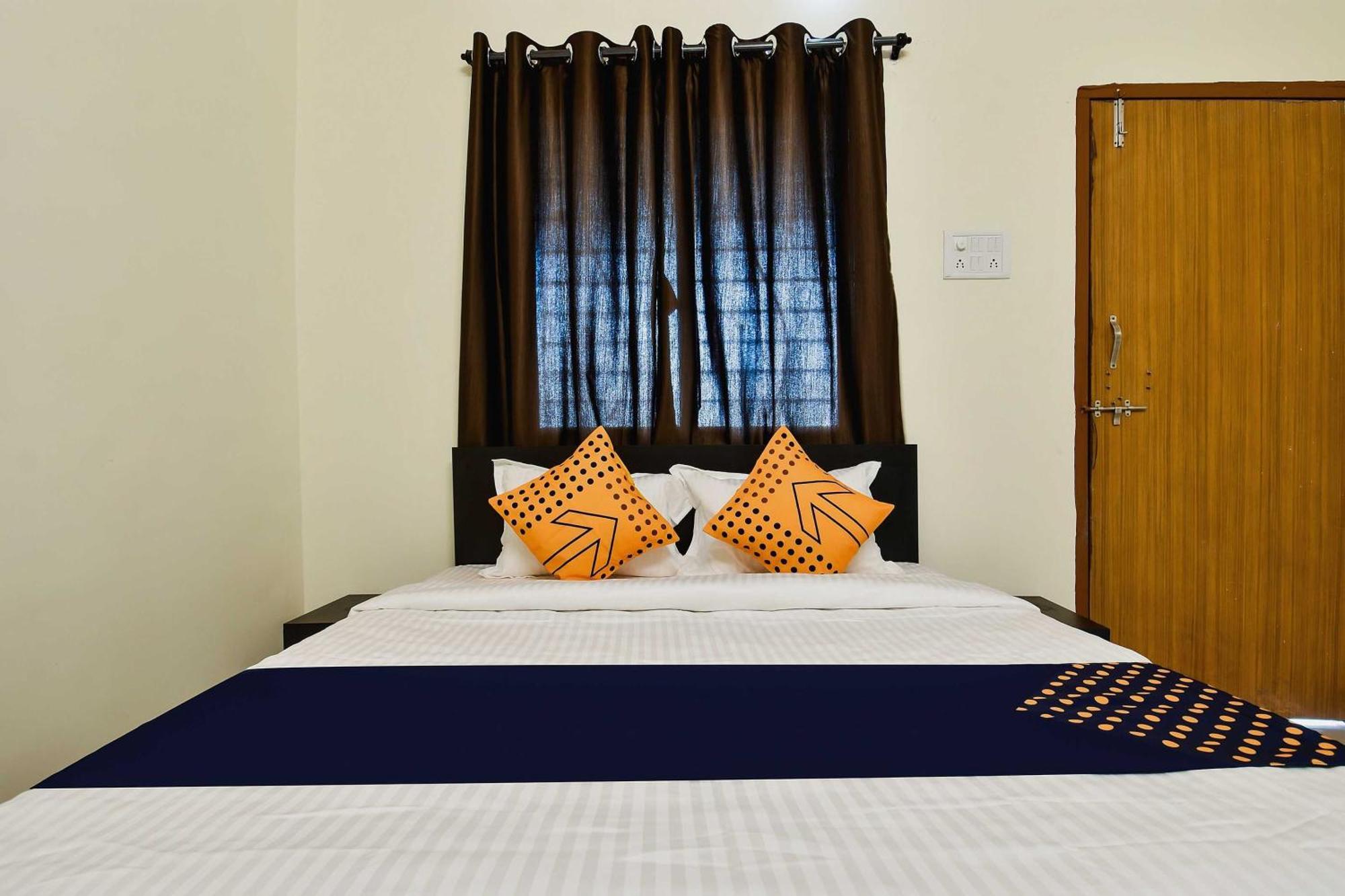 Spot On Carnival Resorts Rāipur Eksteriør bilde