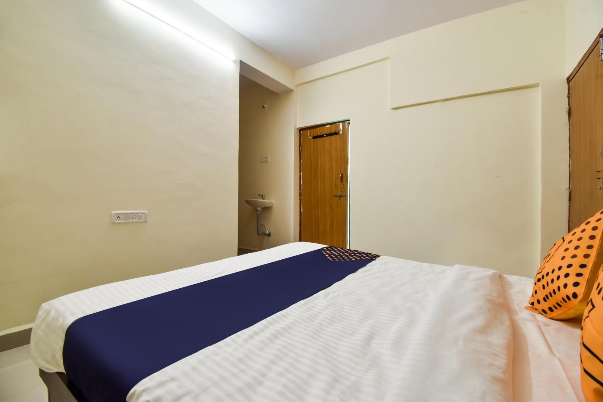 Spot On Carnival Resorts Rāipur Eksteriør bilde